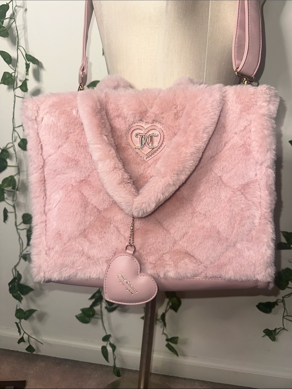 Juicy Couture Pink Let’s Get Cozy Faux Fur Tote Bag Removable Strap With Zipper - Picture 2 of 9